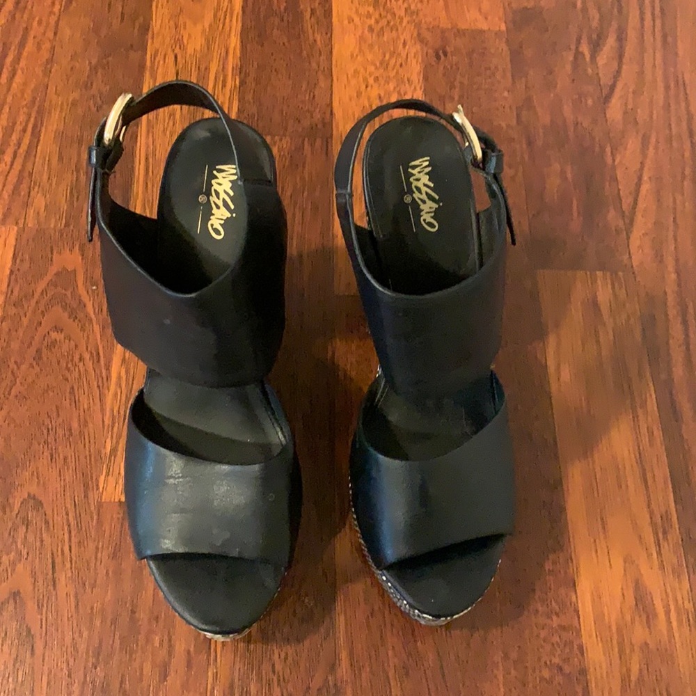 Black and white wedge Sandals | like new